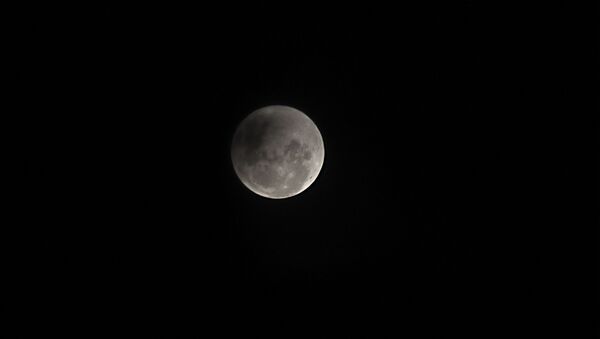Лунное затмение в небе над Парагваем  - 俄羅斯衛星通訊社