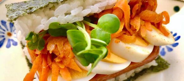 非同寻常的日本猪肉鸡蛋三明治吸引数千名游客纷至沓来 - 俄罗斯卫星通讯社