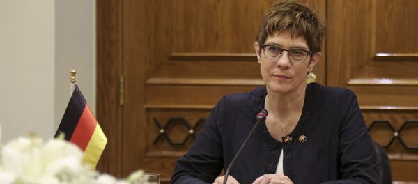 Министр обороны Германии Аннегрет Крамп-Карренбауэр на встрече с министром иностранных дел Иордании Айманом Сафади в Аммане, Иордания Министр обороны Германии Аннегрет Крамп-Карренбауэр на встрече с министром иностранных дел Иордании Айманом Сафади в Аммане, Иордания - 俄罗斯卫星通讯社