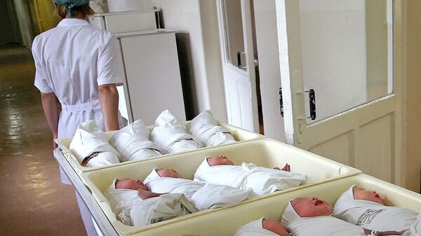 產科醫院的新生兒 - 俄羅斯衛星通訊社