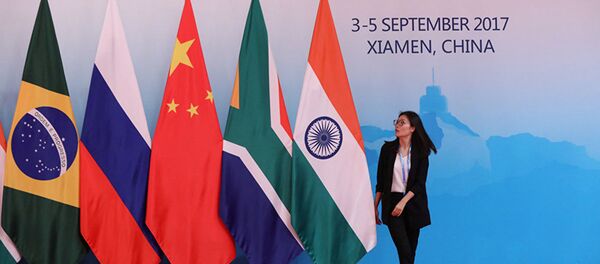 Флаги стран-участниц BRICS Флаги стран-участниц BRICS - 俄羅斯衛星通訊社