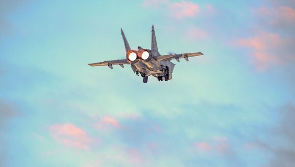 Самолет МиГ-31 во время учебно-тренировочных полетов в Мурманской области - 俄羅斯衛星通訊社