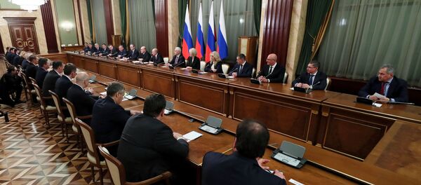 Президент РФ В. Путин провел встречу с новым правительством РФ - 俄罗斯卫星通讯社