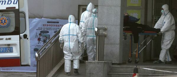Работники скорой помощи в больнице города Ухань в китайской провинции Хубэй - 俄罗斯卫星通讯社