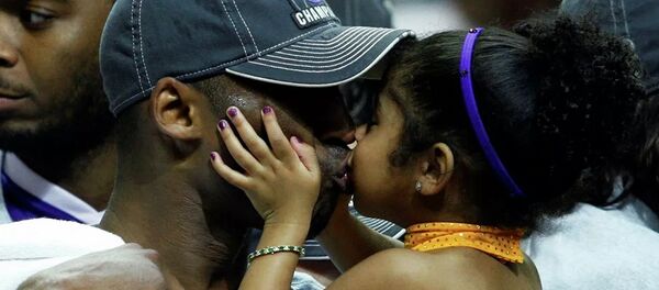 科比∙布萊恩特與他的女兒吉娜∙瑪利亞 科比∙布萊恩特與他的女兒吉娜∙瑪利亞 - 俄羅斯衛星通訊社