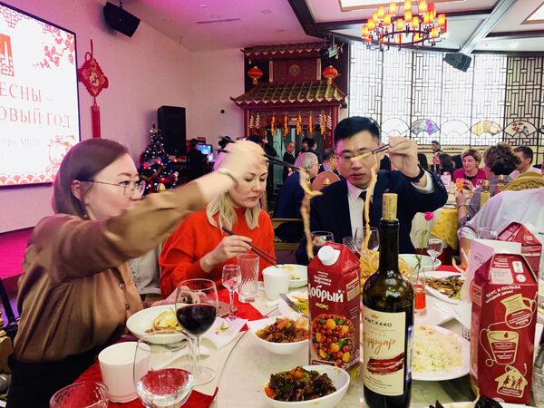 鼠年春节在俄罗斯——猜猜看,这里是金鼠还是银鼠? 鼠年春节在俄罗斯——猜猜看,这里是金鼠还是银鼠? - 俄罗斯卫星通讯社