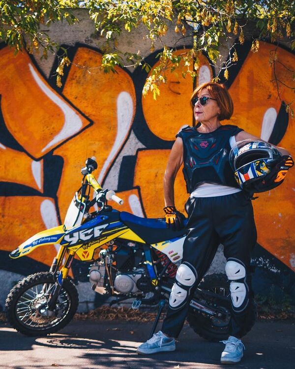 俄罗斯Instagram网红老奶奶成为年轻人的偶像 - 俄罗斯卫星通讯社