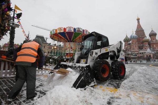 Уборка снега в Москве  - 俄罗斯卫星通讯社