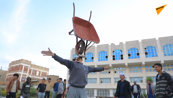 也门人可用自己下巴撑起一个人 - 俄罗斯卫星通讯社