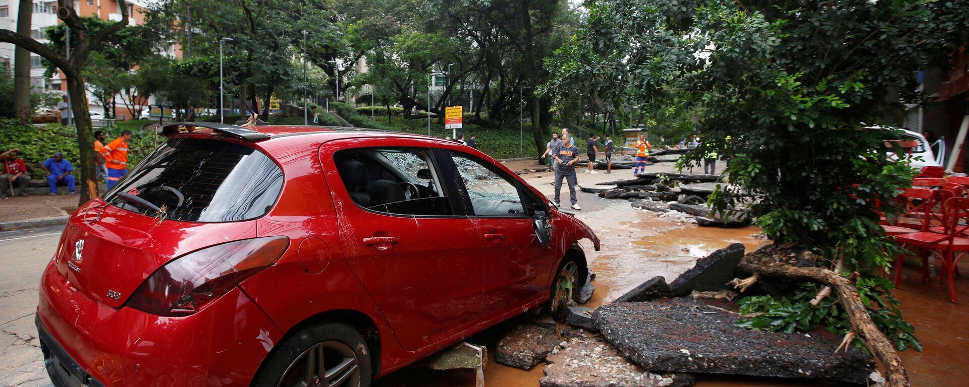 巴西暴雨造成的死亡人數增加到35人 - 俄羅斯衛星通訊社, 1920, 16.02.2022