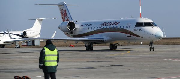 Bombardier CRJ-100 - 俄羅斯衛星通訊社