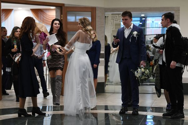參加婚禮的賓客 - 俄羅斯衛星通訊社