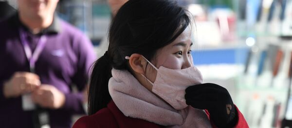 Туристка в аэропорту Владивостока. - 俄羅斯衛星通訊社