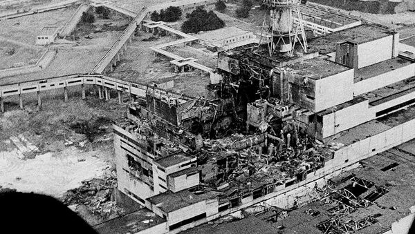Вид на Чернобыльскую АЭС через несколько дней после аварии, 1986 год - 俄罗斯卫星通讯社