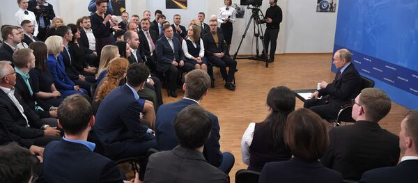 4 февраля 2020. Президент РФ Владимир Путин на встрече в Череповце - 俄罗斯卫星通讯社