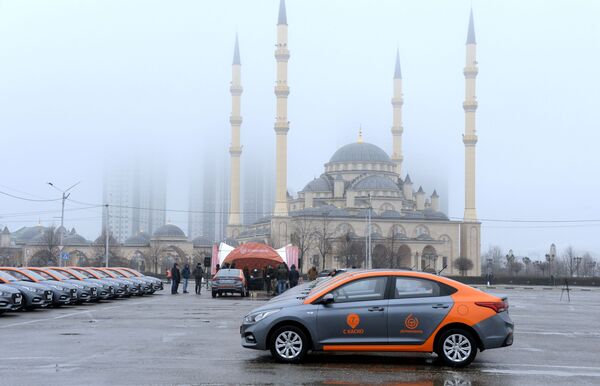 «你好，俄罗斯»节目：在俄罗斯，如何按分钟租赁车辆 - 俄罗斯卫星通讯社