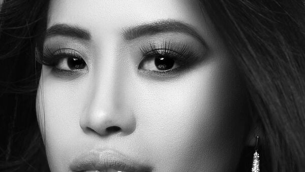 比利時安特衛普市的24歲女孩安吉利娜· 弗洛普 - 俄羅斯衛星通訊社