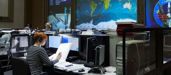 Центр управления полетами во время отстыковки. Роскосмос - 俄罗斯卫星通讯社
