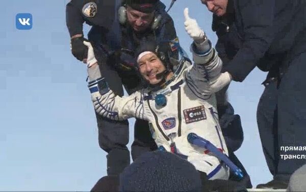 搭載三名宇航員的“聯盟MS-13”返回艙在哈薩克斯坦著陸 - 俄羅斯衛星通訊社