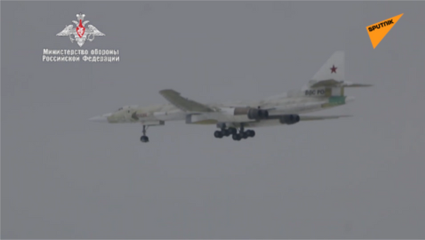 Минобороны показало видео первого полета ракетоносца Ту-160М  - 俄罗斯卫星通讯社