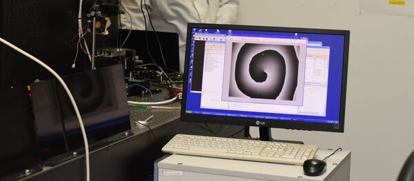 В лаборатории по производству первого рабочего прототипа жесткого диска, способного хранить информацию 100 тысяч лет - 俄罗斯卫星通讯社