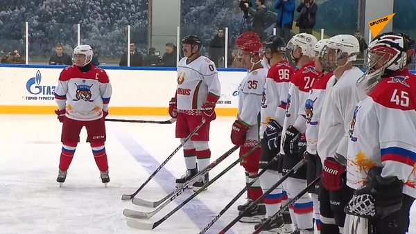 Путин и Лукашенко сыграли в хоккей в Сочи - 俄罗斯卫星通讯社