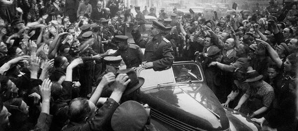 蘇聯烏克蘭第一方面軍司令員伊·斯·科涅夫元帥在解放後的布拉格 - 俄羅斯衛星通訊社