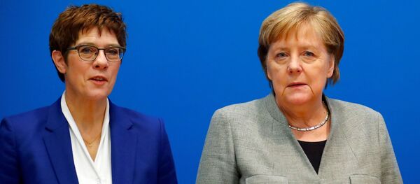 Канцлер Германии Ангела Меркель и Министр обороны Германии Аннегрет Крамп-Карренбауэр. 10 февраля 2020 - 俄罗斯卫星通讯社