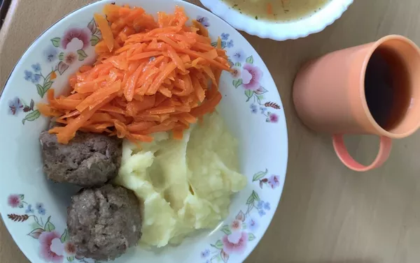 醫院為萬贇彬提供的餐食 醫院為萬贇彬提供的餐食 - 俄羅斯衛星通訊社