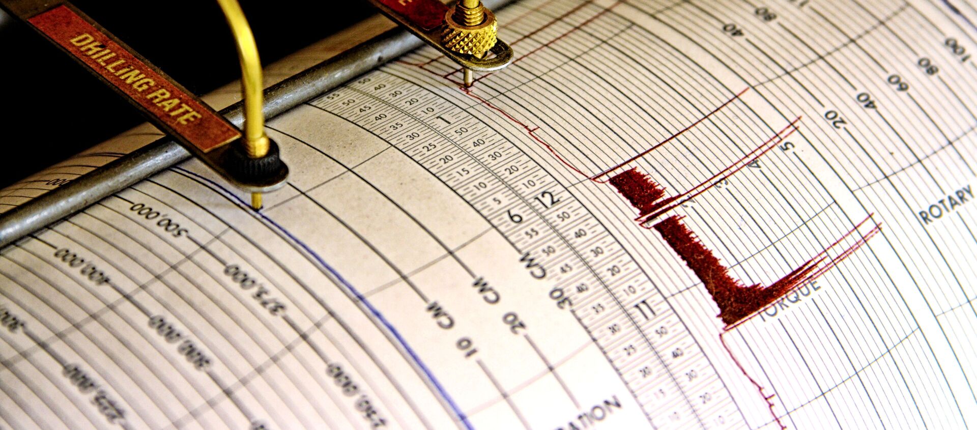 Сейсмограф регистрирует колебания на листе измерительной бумаги - 俄羅斯衛星通訊社, 1920, 05.03.2021