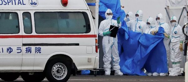 Медики у круизного судна Diamond Princess в порту Йокогамы - 俄罗斯卫星通讯社