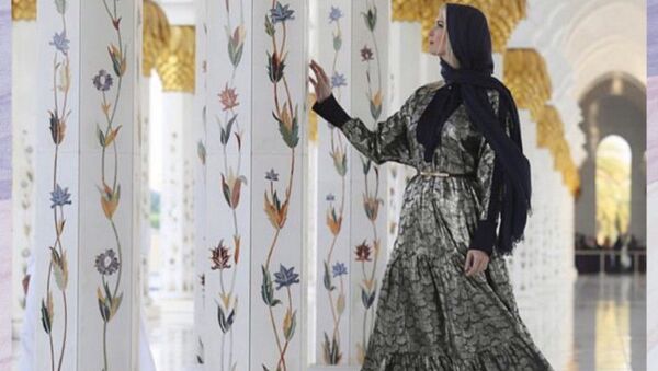 阿拉伯童話：出訪阿聯酋的伊萬卡裝扮宛若當地公主 - 俄羅斯衛星通訊社