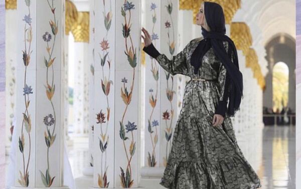 阿拉伯童话：出访阿联酋的伊万卡装扮宛若当地公主 - 俄罗斯卫星通讯社