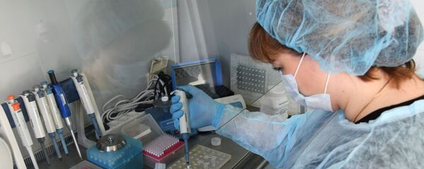 Сотрудница Центра гигиены и эпидемиологии в Забайкальском крае за работой. - 俄羅斯衛星通訊社