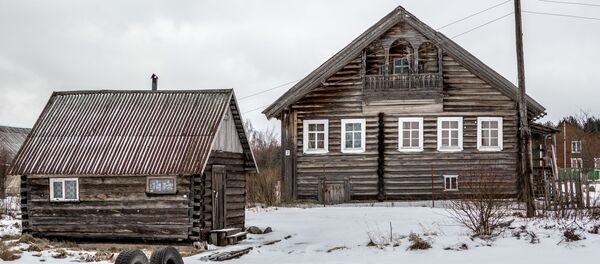 Старинные карельские дома в деревне Корбинаволок в Карелии - 俄罗斯卫星通讯社