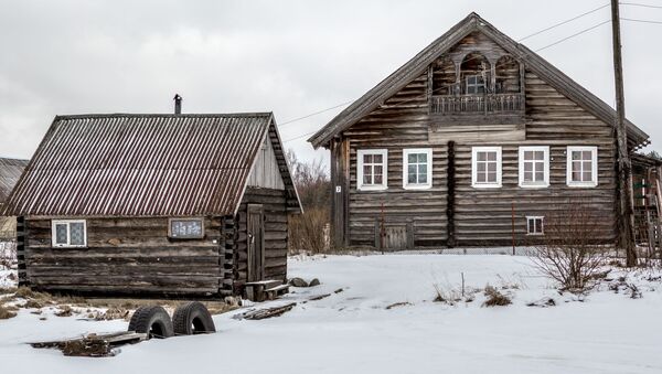 Старинные карельские дома в деревне Корбинаволок в Карелии - 俄罗斯卫星通讯社