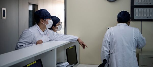 Медсестры в шанхайском центре здравоохранения - 俄羅斯衛星通訊社