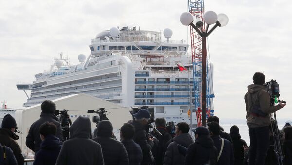 Круизный лайнер Diamond Princess у японского порта Йокогама - 俄羅斯衛星通訊社