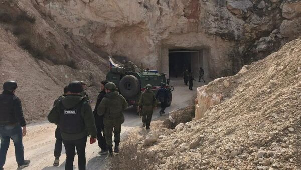 叙阿勒颇西郊发现武装分子使用的地下通道网络和仓库 - 俄罗斯卫星通讯社