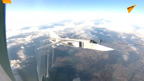 俄空天軍伊爾-78加油機在空中為其他飛機加油 - 俄羅斯衛星通訊社