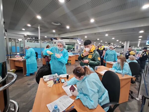 “中國人在俄羅斯”節目：中俄志願者和高科技翻譯機助力兩國聯合抗疫 - 俄羅斯衛星通訊社