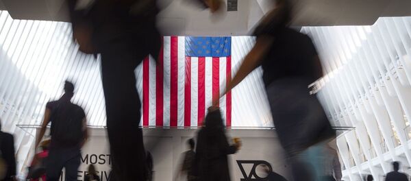 флаг США на вокзале Oculus в Нью-Йорке - 俄罗斯卫星通讯社