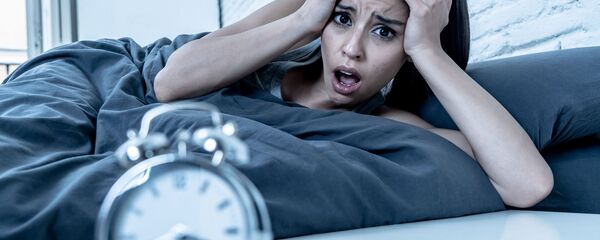 Девушка во время бессонницы  - 俄罗斯卫星通讯社