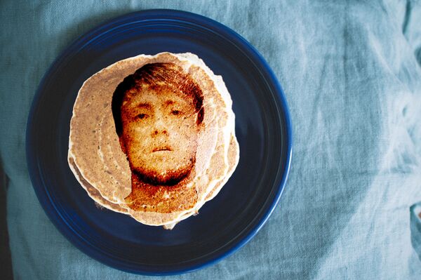 英国警方为引民众注意在可丽饼印通缉犯肖像 - 俄罗斯卫星通讯社