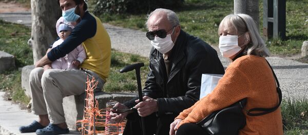 Люди в медицинских масках. Греция - 俄罗斯卫星通讯社