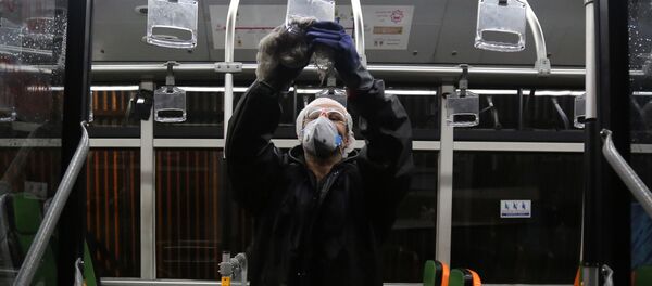 Дезинфекция автобуса в Тегеране  - 俄羅斯衛星通訊社