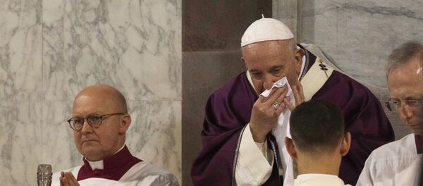 Папа Римский Франциск кашляет - 俄罗斯卫星通讯社