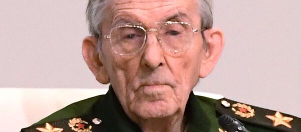 Генерал армии, ведущий аналитик Управления генеральных инспекторов Министерства обороны РФ Владимир Шуралёв  - 俄罗斯卫星通讯社