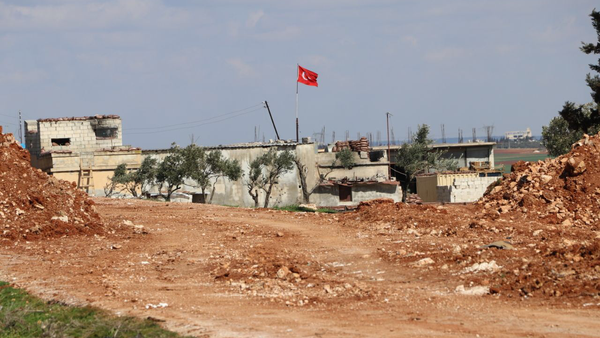 Турецкий флаг  в Саракебе - процинция Идлиб. Сирия - 俄罗斯卫星通讯社