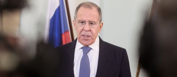 Министр иностранных дел РФ Сергей Лавров на церемонии вручения медалей 75 лет Победы в Великой Отечественной войне 1941-1945 годов группе жителей блокадного Ленинграда в посольстве России в Хельсинки. - 俄罗斯卫星通讯社